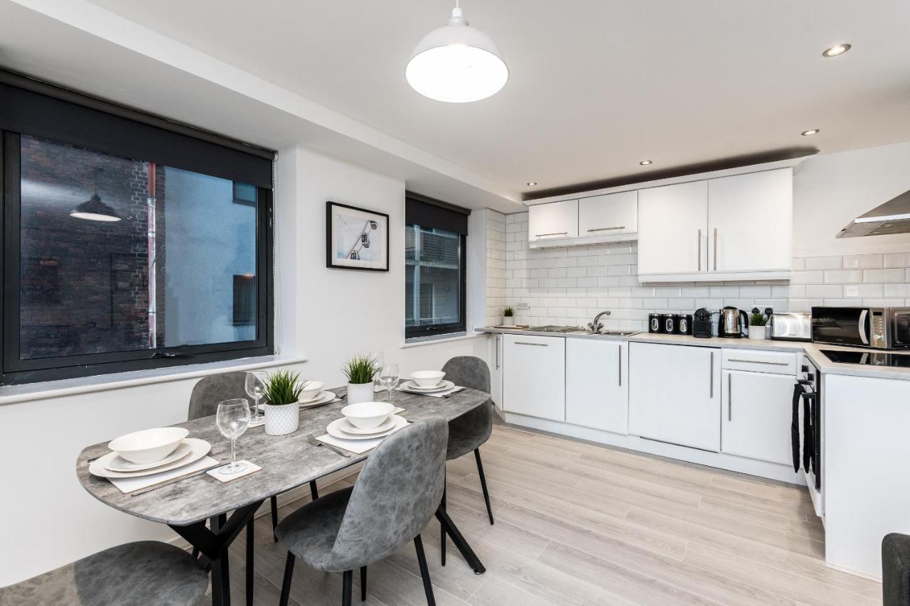 Host & - Shaw's Place * Liverpool